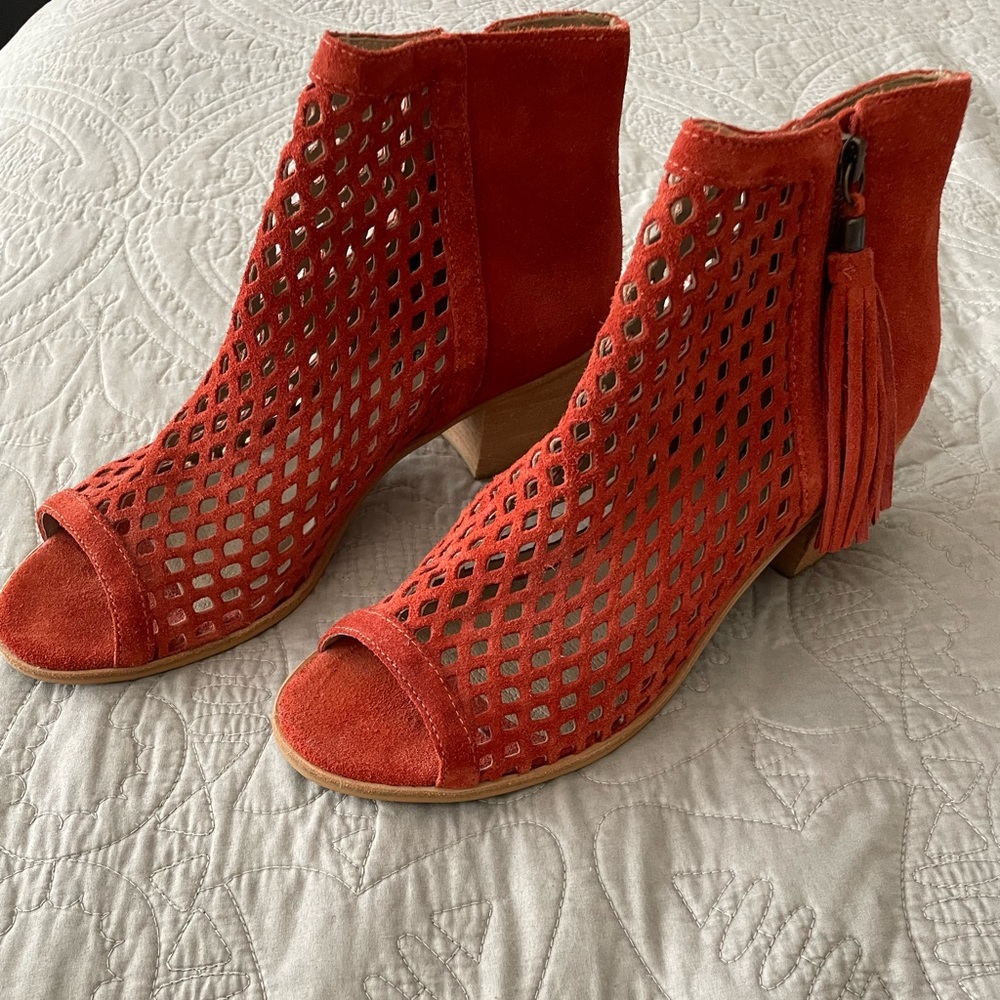 Matisse Brazilian footwear brand peep toe boots size 10 NEW